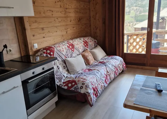 D42 Dolomites- Navette Gratuite- Rando Pret Raquettes, Apartment *
