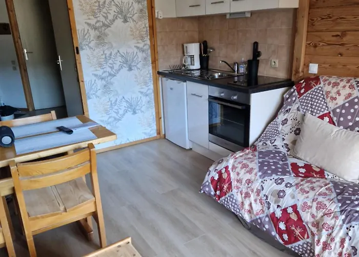 Apartment D42 Dolomites- Navette Gratuite- Rando Pret Raquettes, *