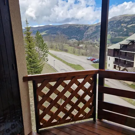 D42 Dolomites- Navette Gratuite- Rando Pret Raquettes, Apartment Gresse-en-Vercors